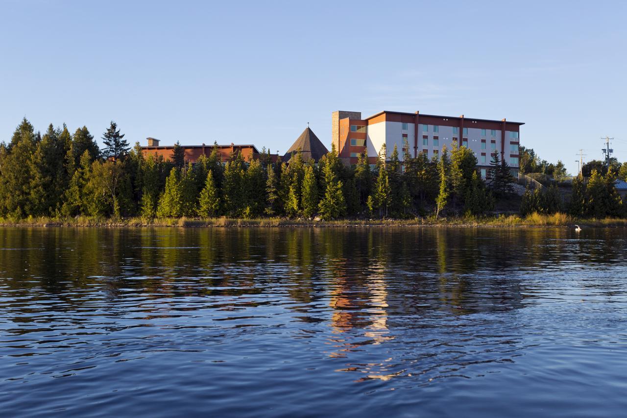 Manitoulin Hotel And Conference Centre Little Current Экстерьер фото